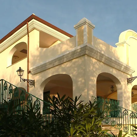 Residence Cala Liberotto Apart Otel 3*