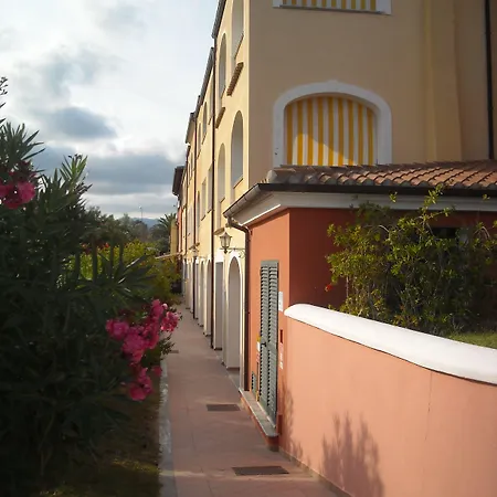 Residence Cala Liberotto Apart Otel 3*